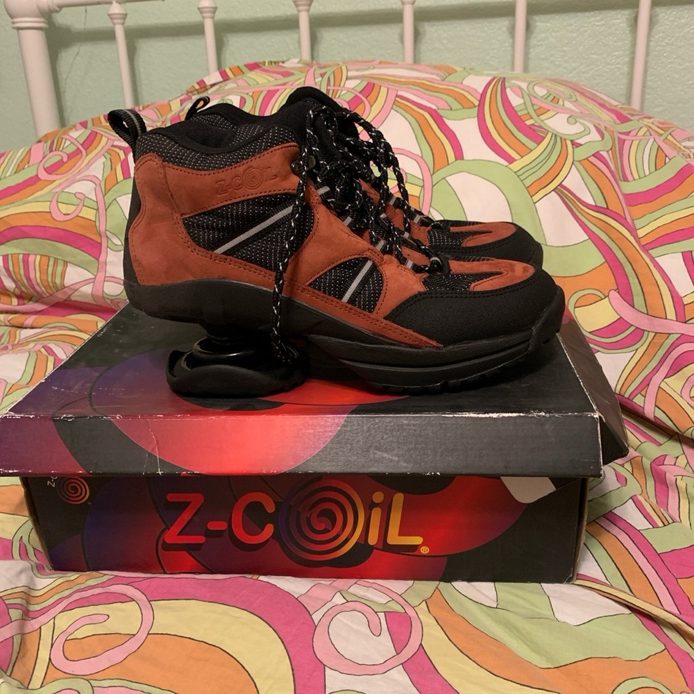 Vintage Red and black leather high desert hiker Z-Coil